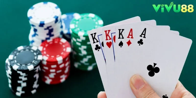 Công cụ chơi chính của poker là bộ bài tây 52 lá
