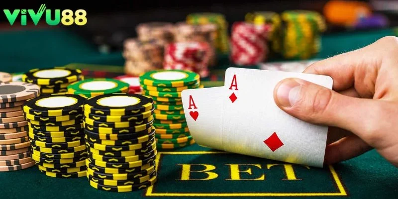 Sự kết hợp của các lá bài trong trò chơi poker là yếu tố quan trọng quyết định chiến thắng